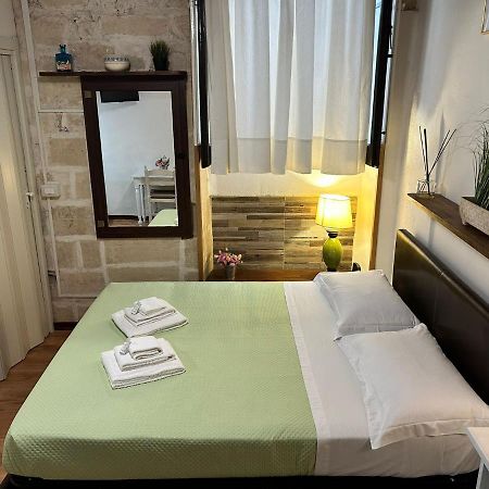 Palazzo Prioli Room Lecce Exterior photo